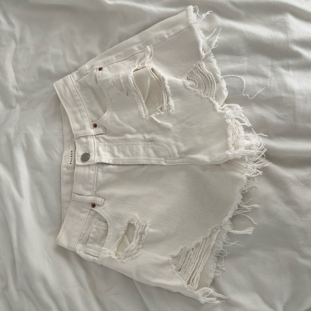 Women's white vintage high rise  denim shorts